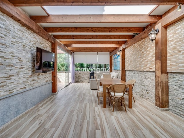 4 Schlafzimmer Villa in Artola