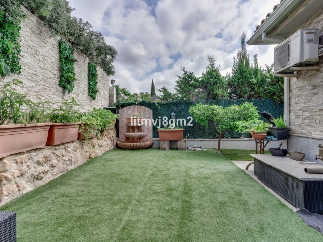 4 Schlafzimmer Villa in Artola