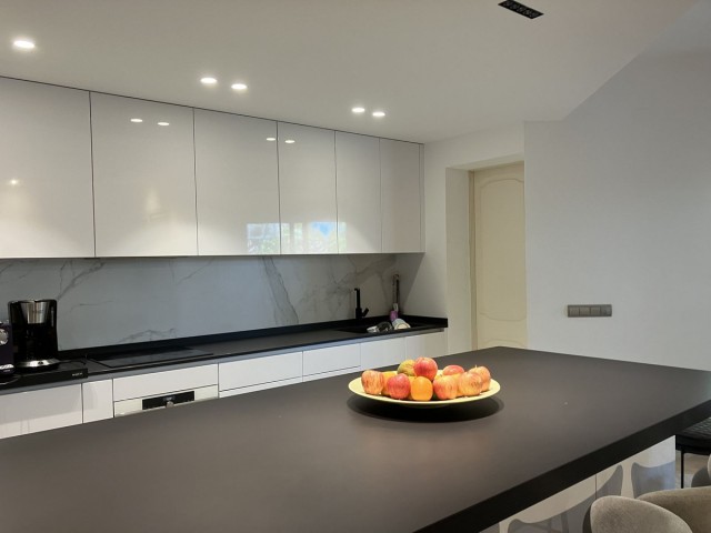 Apartamento, Aloha, R4749673
