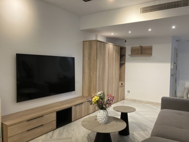 Apartamento con 4 Dormitorios  en Aloha