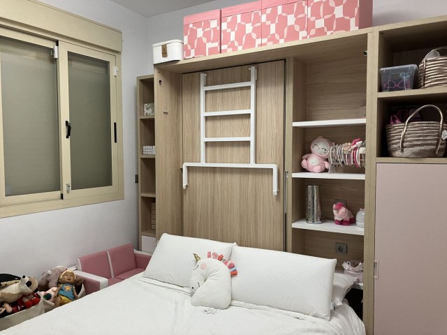 Apartamento con 4 Dormitorios  en Aloha