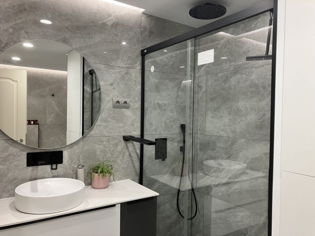 Apartamento con 4 Dormitorios  en Aloha