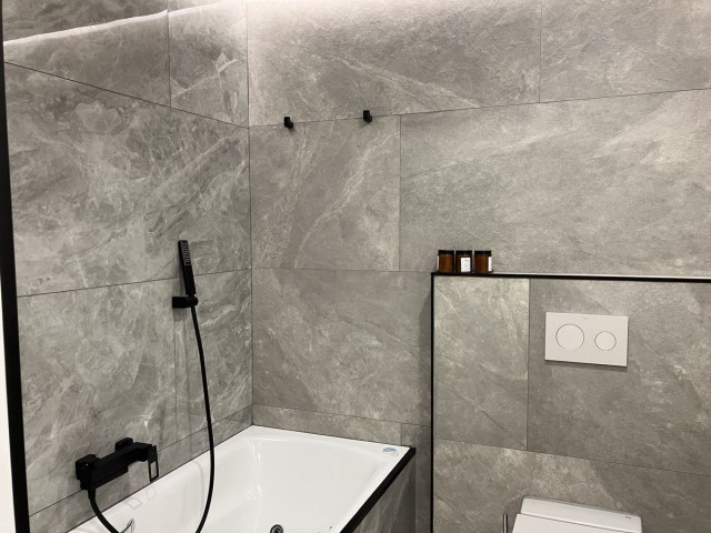 Apartamento con 4 Dormitorios  en Aloha