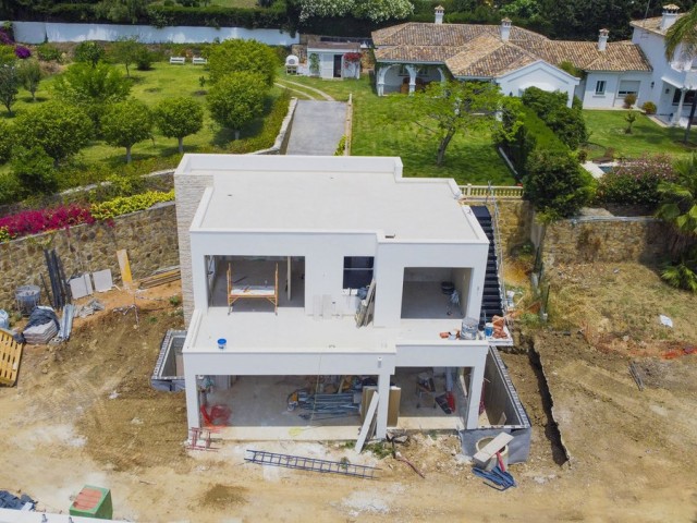 6 Bedrooms Villa in New Golden Mile