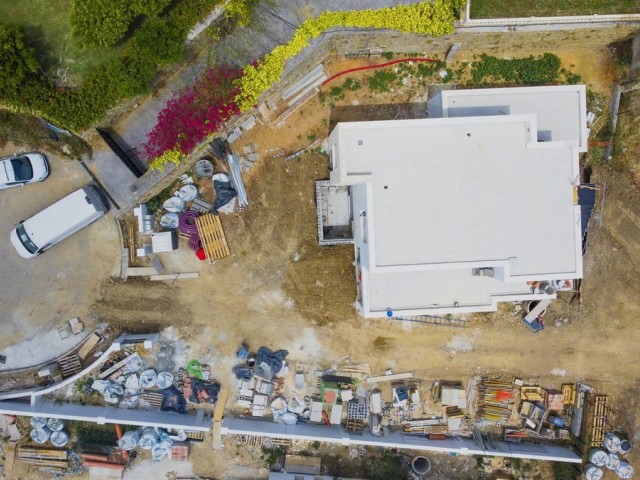 6 Bedrooms Villa in New Golden Mile