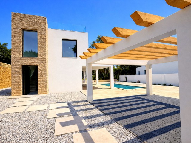 6 Sovrums Villa i New Golden Mile