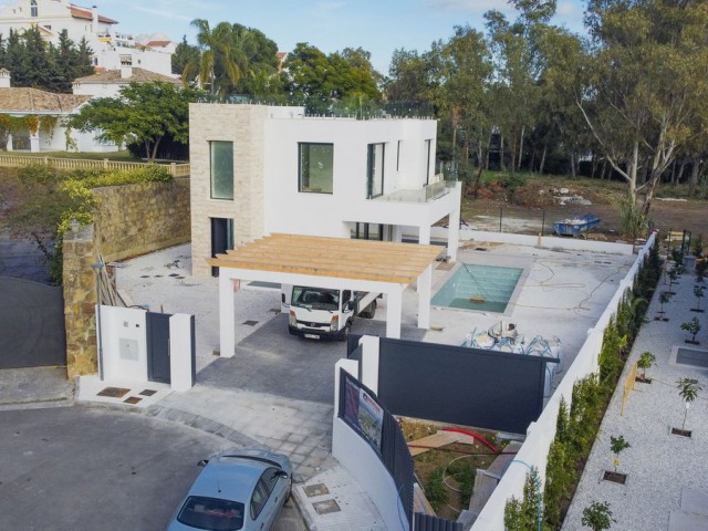 6 Sovrums Villa i New Golden Mile