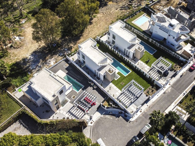 6 Bedrooms Villa in New Golden Mile