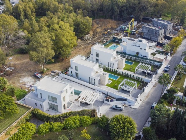 6 Schlafzimmer Villa in New Golden Mile