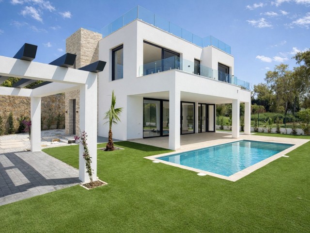 Villa New Golden Mile - R4014655