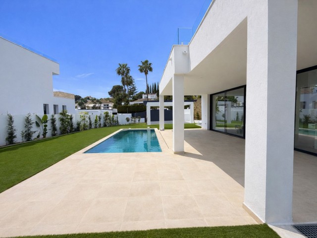 6 Makuuhuoneen Huvila New Golden Mile