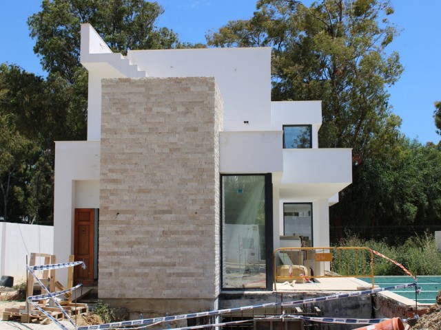 6 Bedrooms Villa in Atalaya