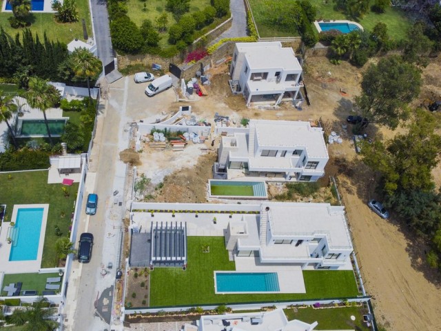 6 Bedrooms Villa in Atalaya