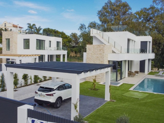 6 Bedrooms Villa in Atalaya