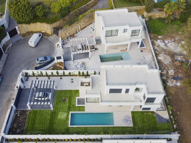 6 Bedrooms Villa in Atalaya