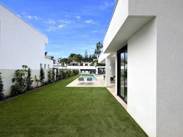 6 Bedrooms Villa in Atalaya