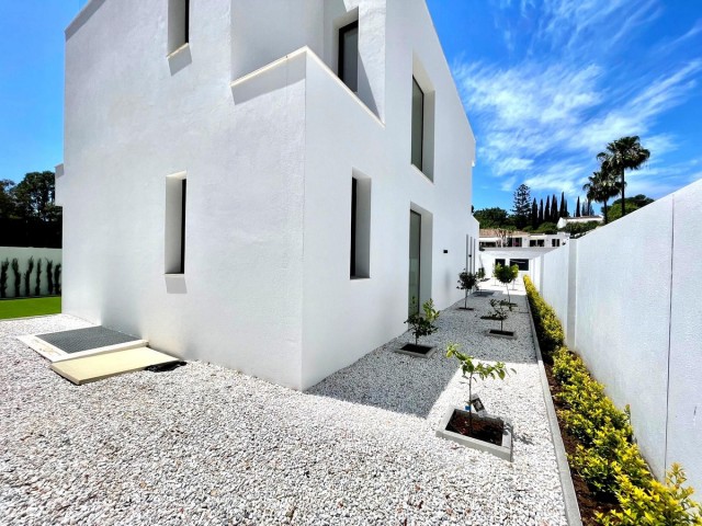 6 Bedrooms Villa in Atalaya
