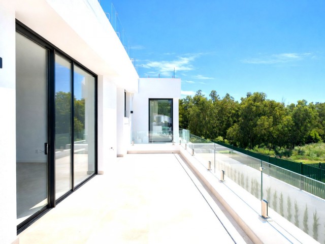 6 Bedrooms Villa in Atalaya