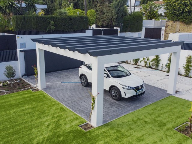 6 Bedrooms Villa in Atalaya