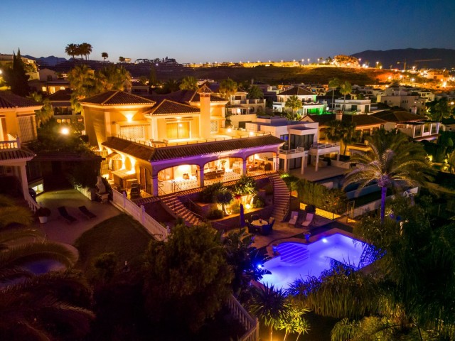 5 Makuuhuoneen Huvila La Cala de Mijas
