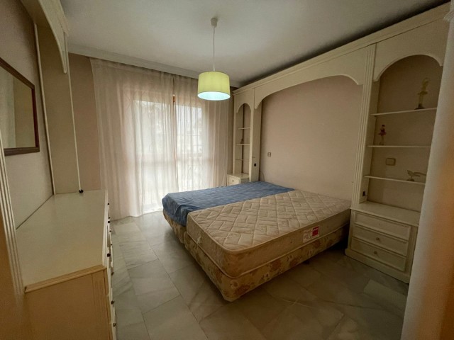 Maison mitoyenne avec 5 Chambres  à Estepona