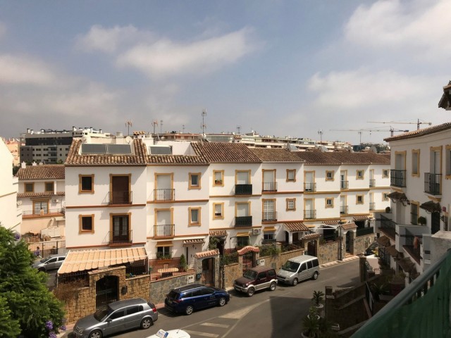 Townhouse Estepona - R31860