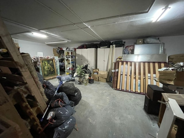 Adosado con 5 Dormitorios  en Estepona