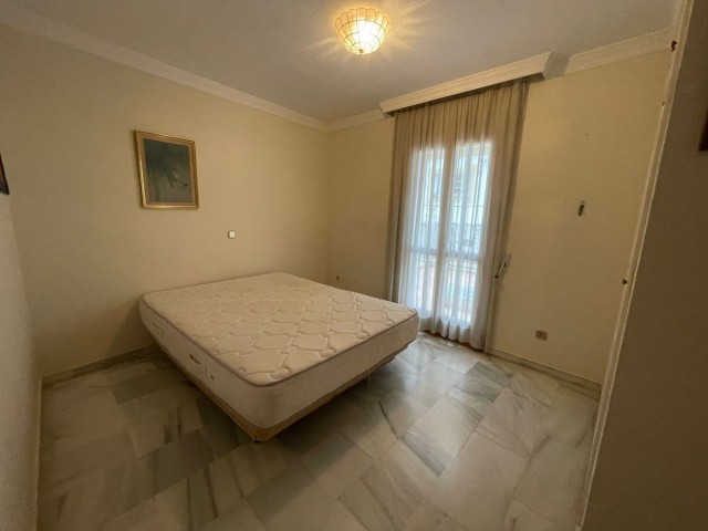 Adosado con 5 Dormitorios  en Estepona