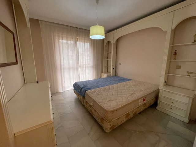 Maison mitoyenne avec 5 Chambres  à Estepona