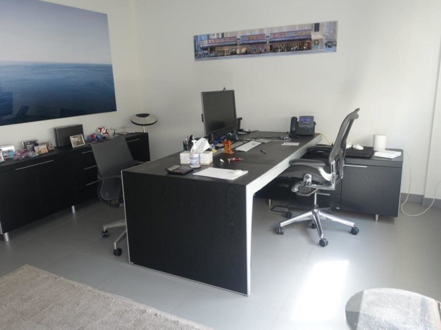 Commercial in Puerto Banús