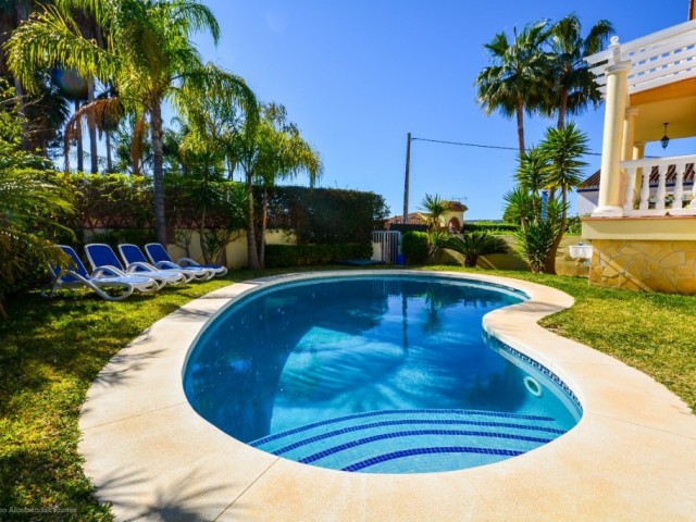 5 Bedrooms Villa in Mijas Costa