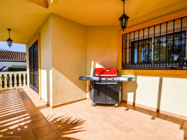 5 Bedrooms Villa in Mijas Costa