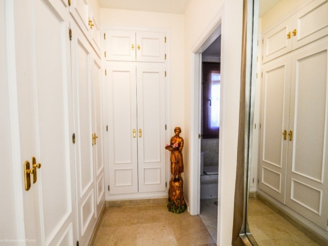 5 Bedrooms Villa in Mijas Costa