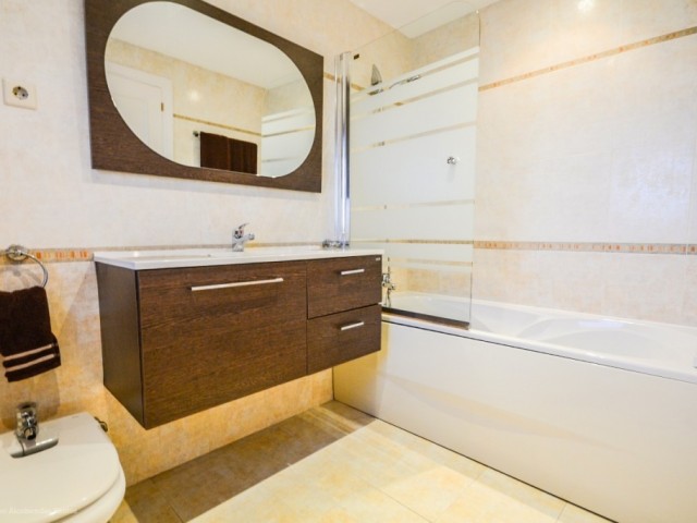 5 Bedrooms Villa in Mijas Costa