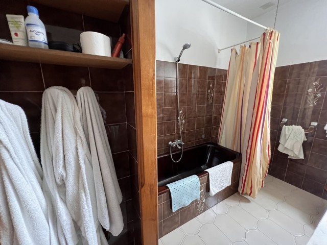 5 Bedrooms Villa in Selwo