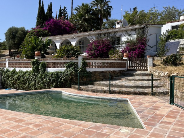 3 Bedrooms Villa in La Duquesa