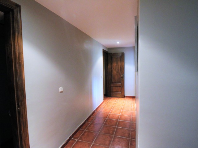 11 Bedrooms Villa in New Golden Mile