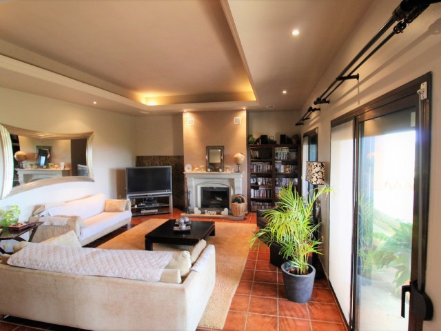 11 Bedrooms Villa in New Golden Mile