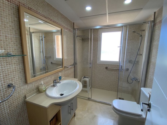 Penthouse avec 3 Chambres  à New Golden Mile