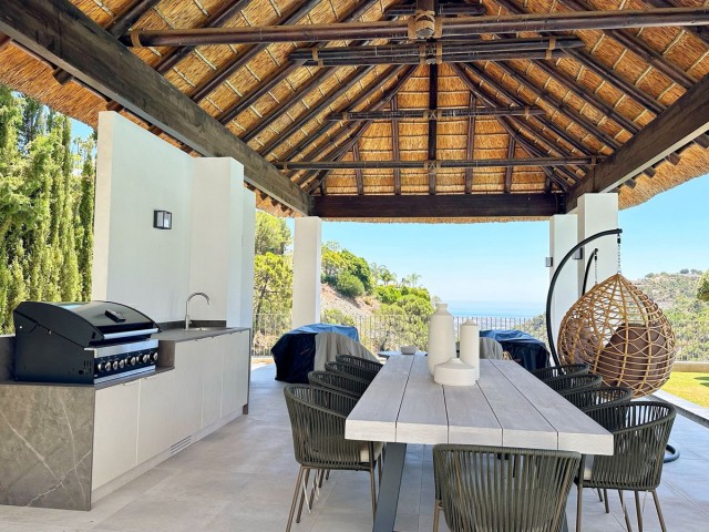 Villa con 5 Dormitorios  en El Madroñal