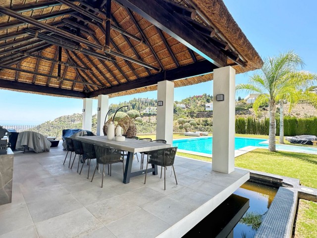 Villa con 5 Dormitorios  en El Madroñal
