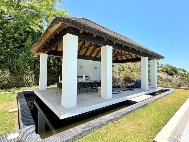 Villa con 5 Dormitorios  en El Madroñal