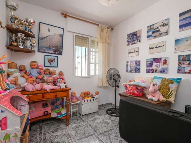 Villa con 5 Dormitorios  en El Coto