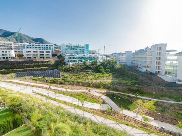 Apartamento con 4 Dormitorios  en Carvajal