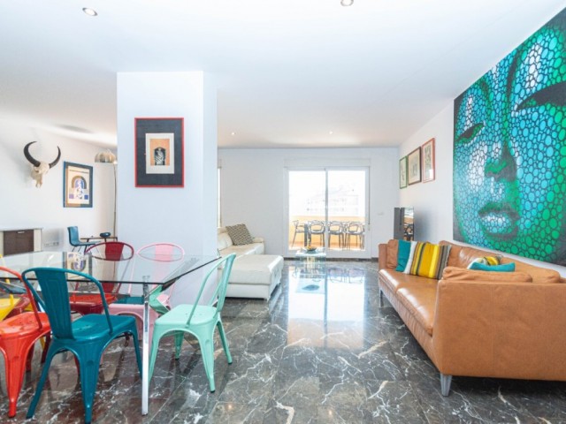 Apartamento con 4 Dormitorios  en Carvajal