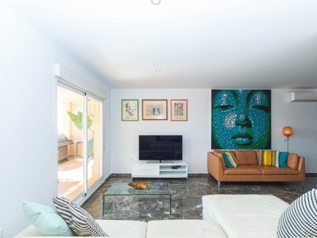 Apartamento con 4 Dormitorios  en Carvajal