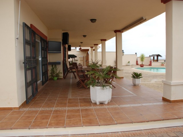 4 Makuuhuoneen Huvila Estepona