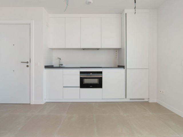 Apartamento con 2 Dormitorios  en Benalmadena Costa