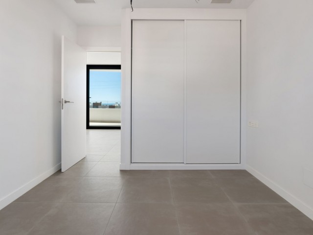Apartamento con 2 Dormitorios  en Benalmadena Costa