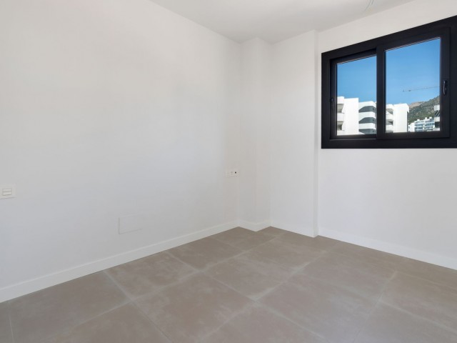 Apartamento con 2 Dormitorios  en Benalmadena Costa